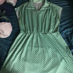 Vintage pea green dress with white polka dots 24